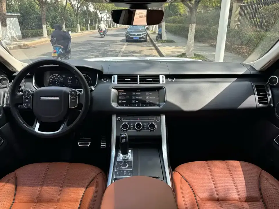 Land Rover Sport