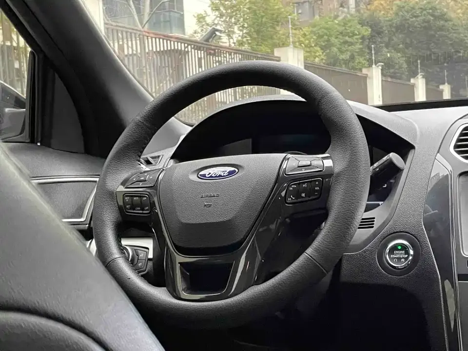 Ford Explorer (Import)