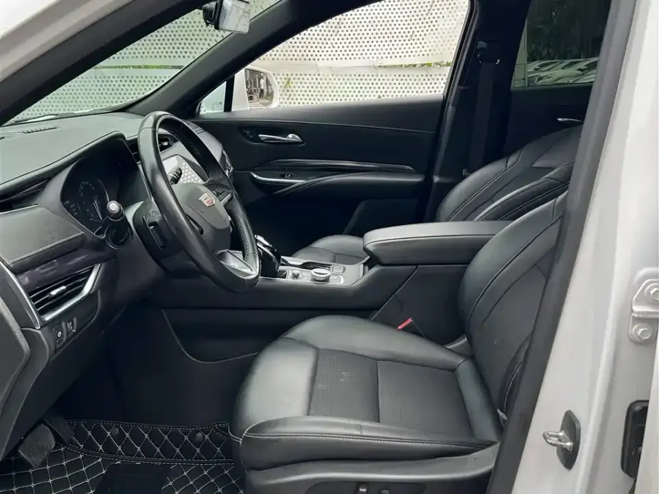 Cadillac XT4