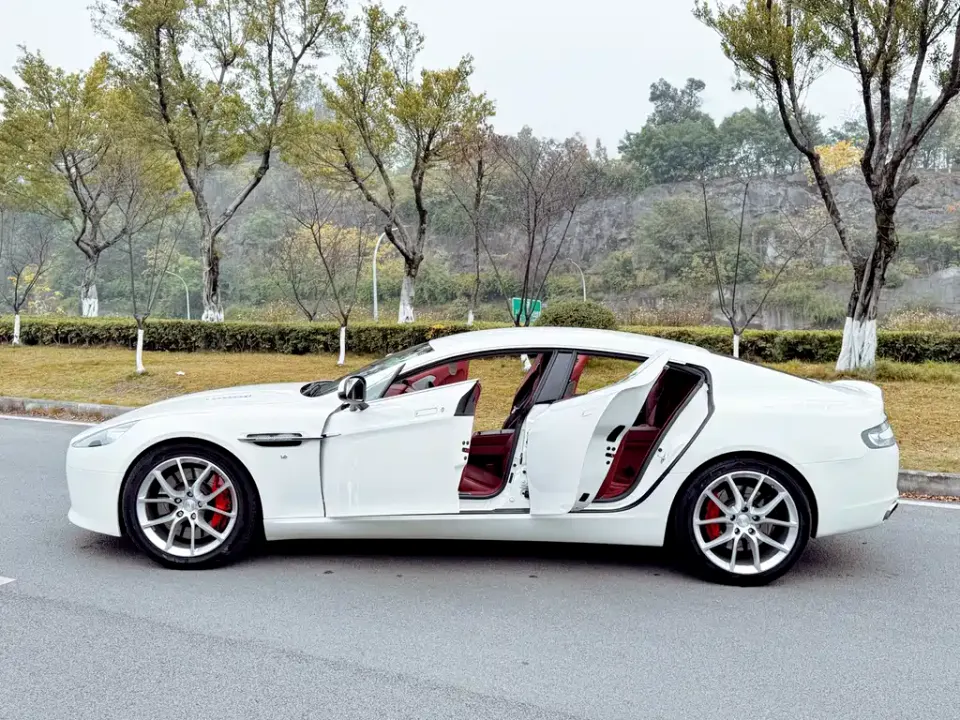 Aston Martin Rapide