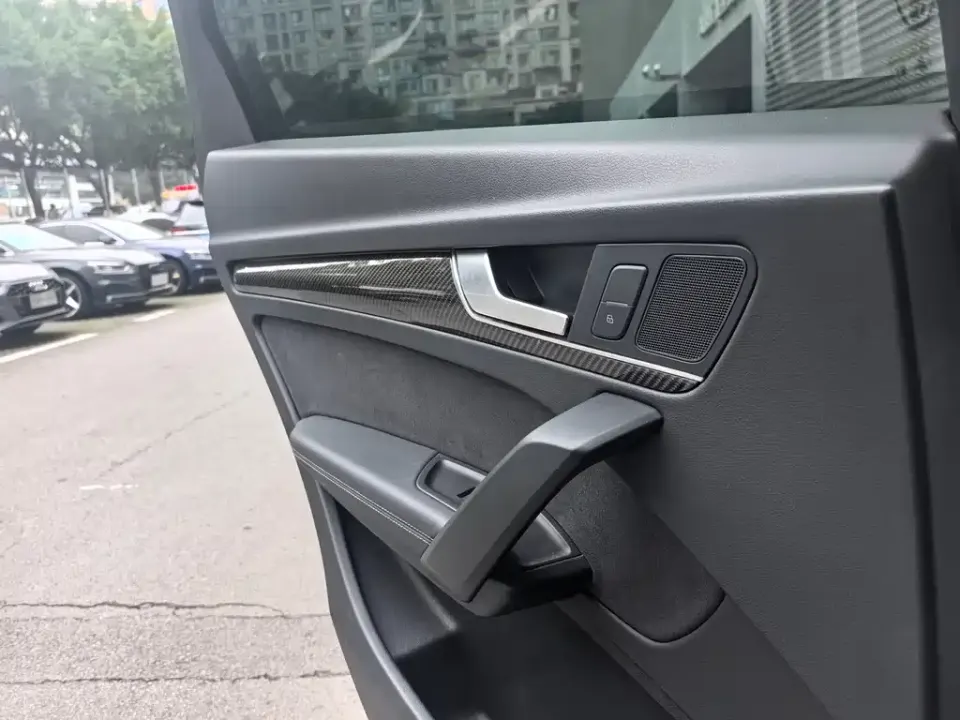Audi Q5L Sportback