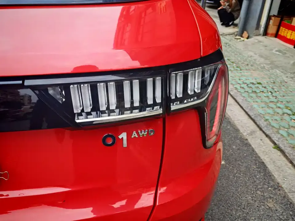 Lynk & Co 01