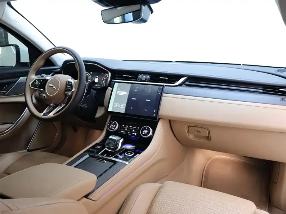 Jaguar XFL
