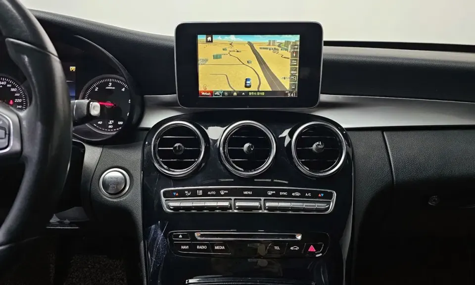 Mercedes-Benz C-Class