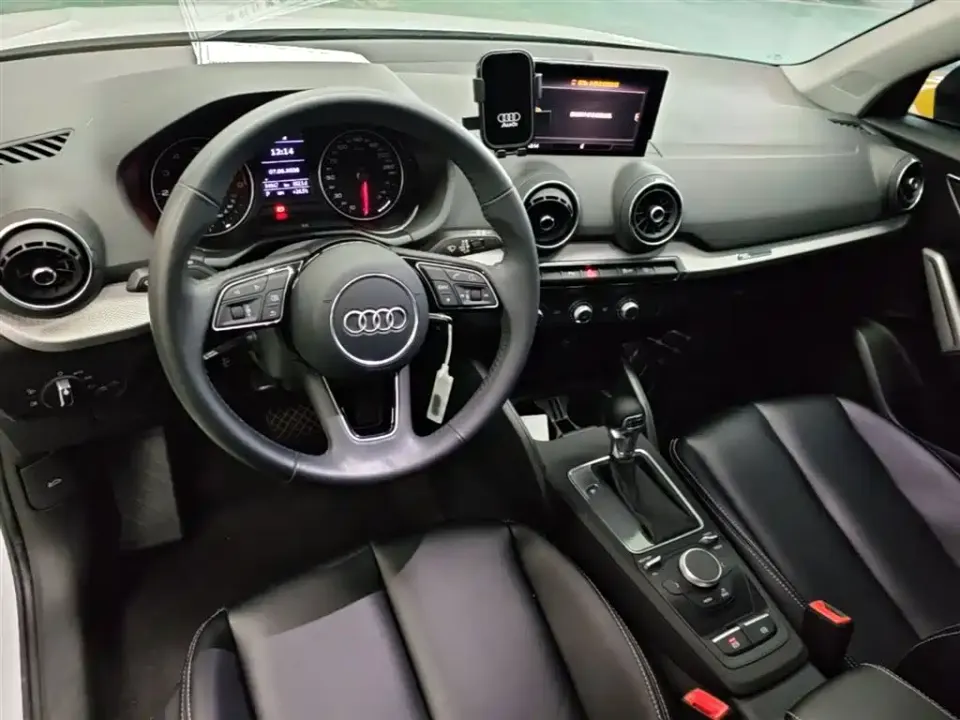 Audi Q2L