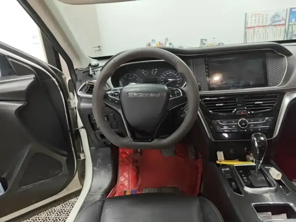 Venucia T90