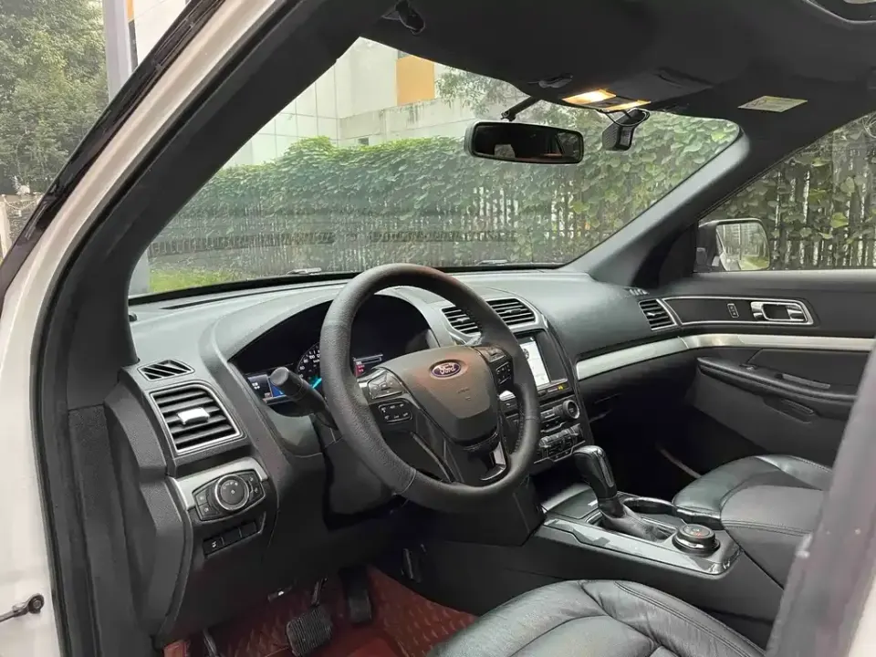 Ford Explorer (Import)