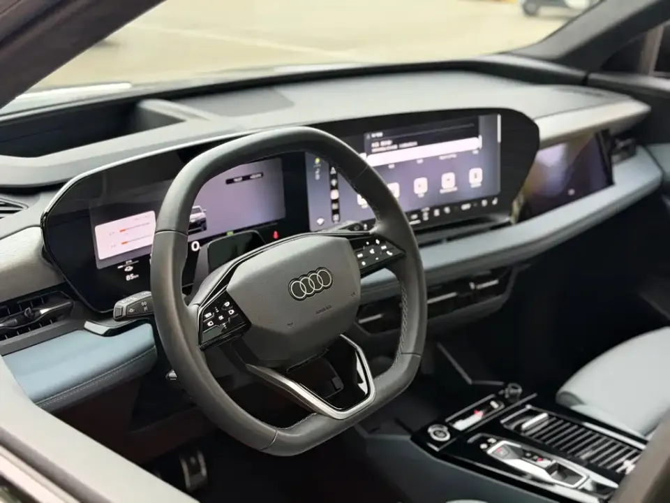 Audi Q6L e-tron
