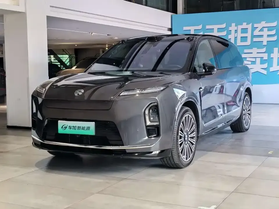Nio ES8