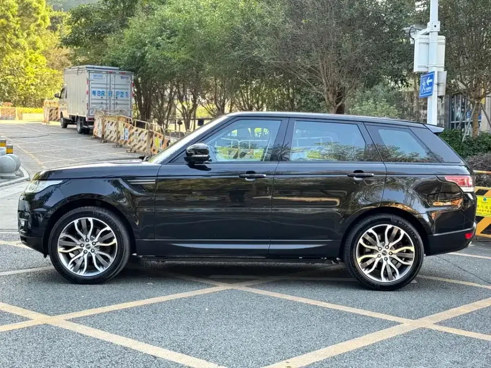 Land Rover Sport
