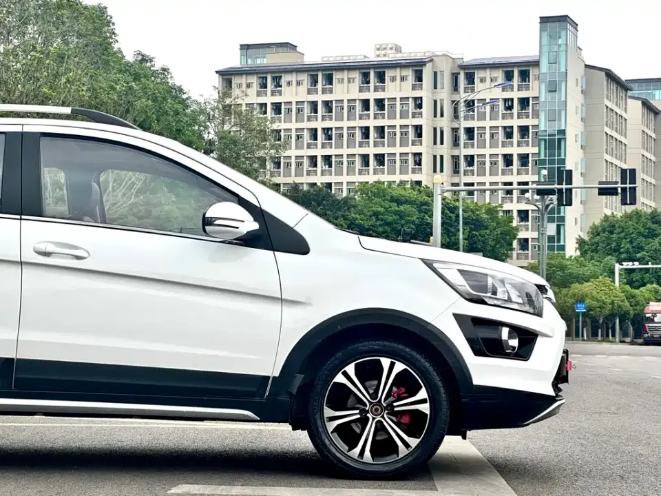 BAIC Senova X25
