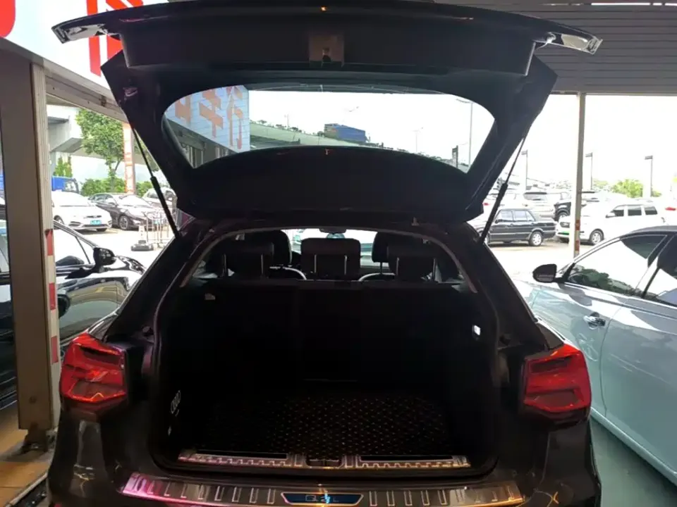 Audi Q2L