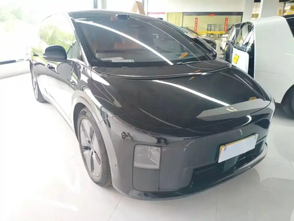 Li Li i8