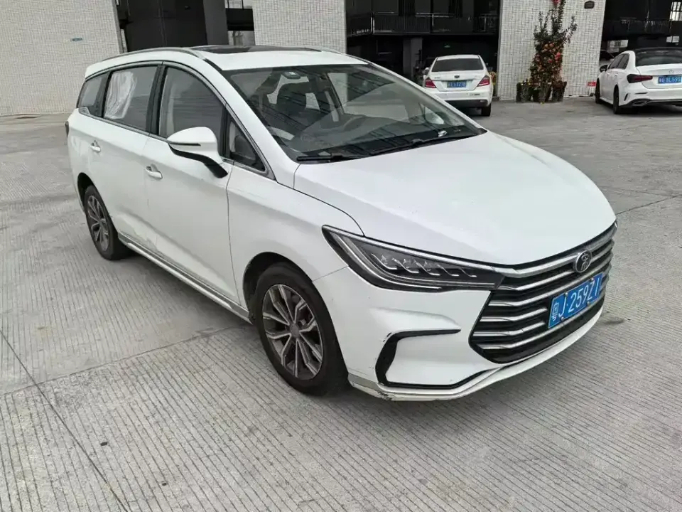 BYD MAX