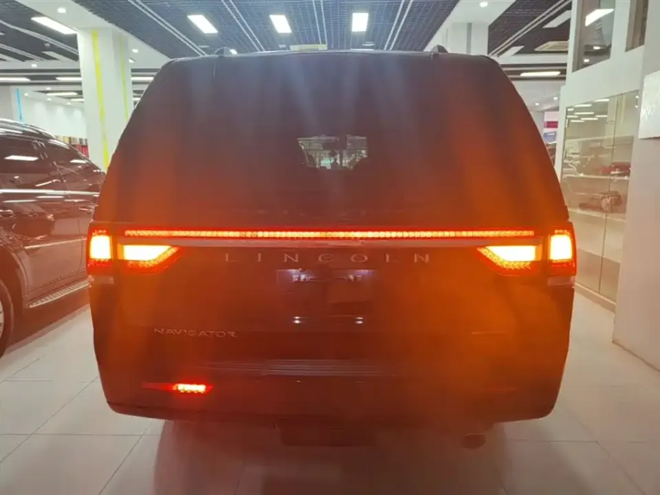 Lincoln Navigator