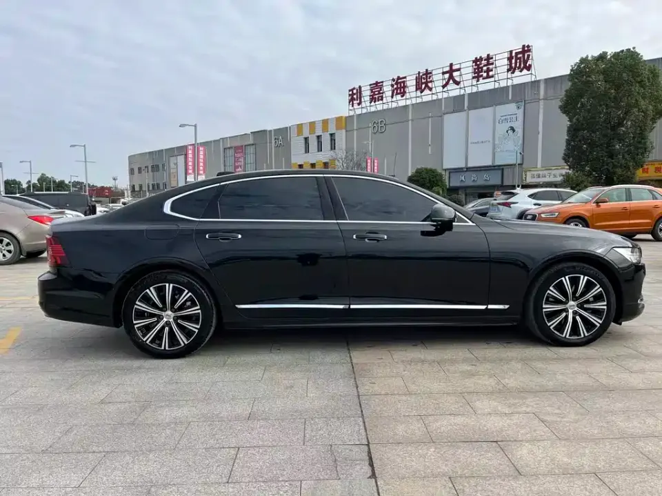 Volvo S90