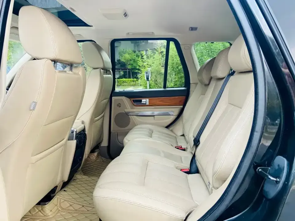 Land Rover Sport