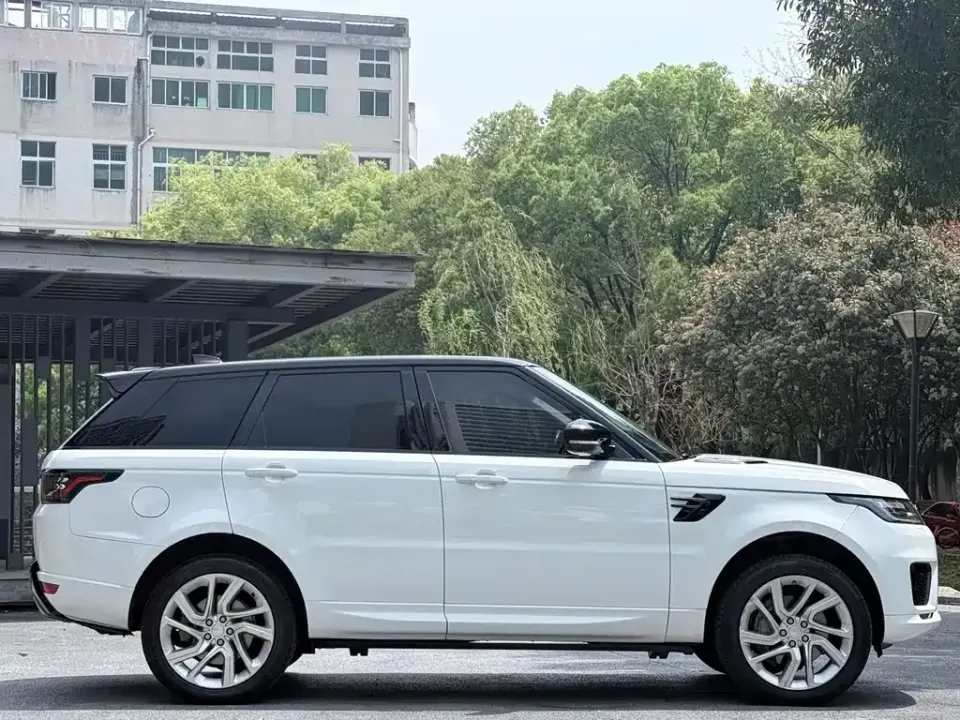 Land Rover Sport