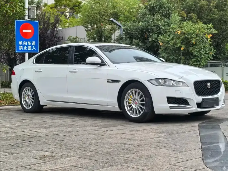 Jaguar XFL