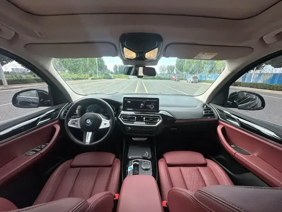 BMW iX3