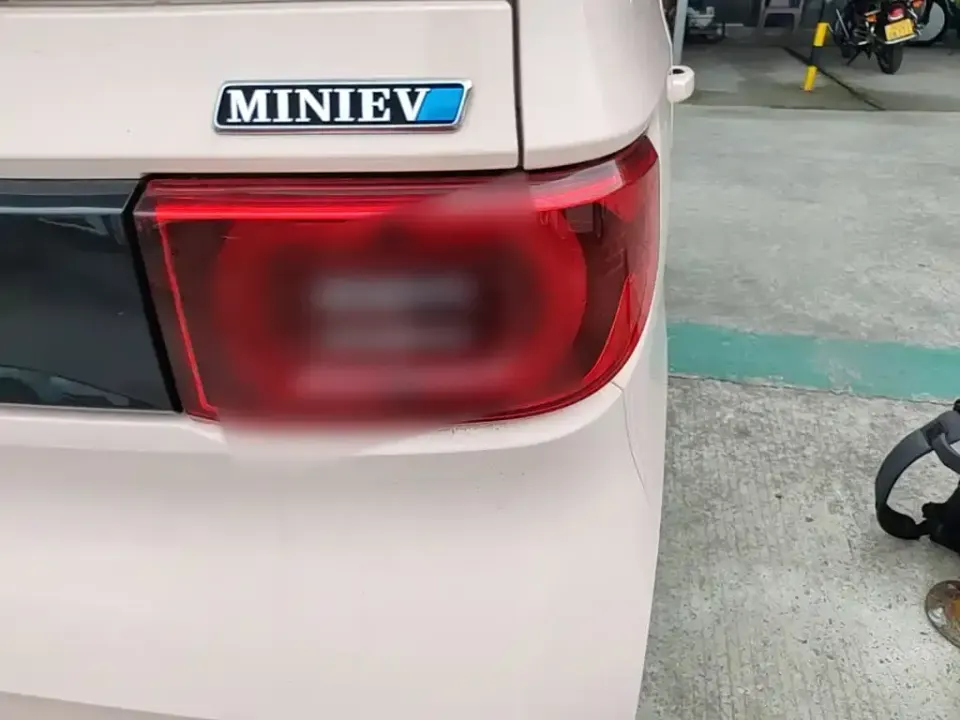 Wuling MINIEV
