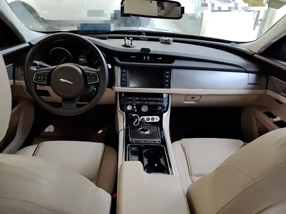 Jaguar XFL