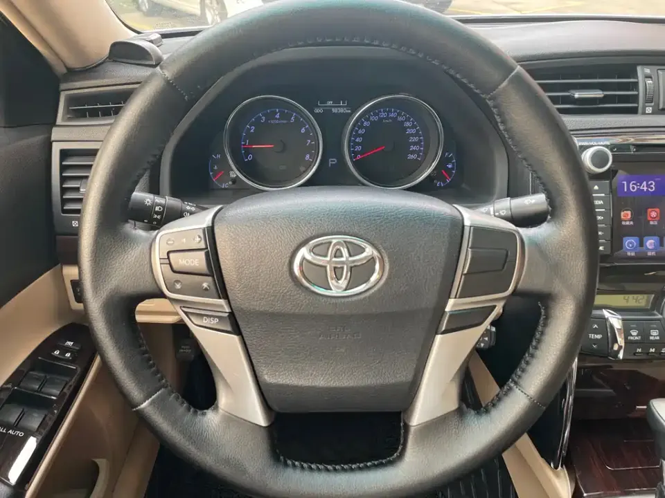 Toyota Reiz