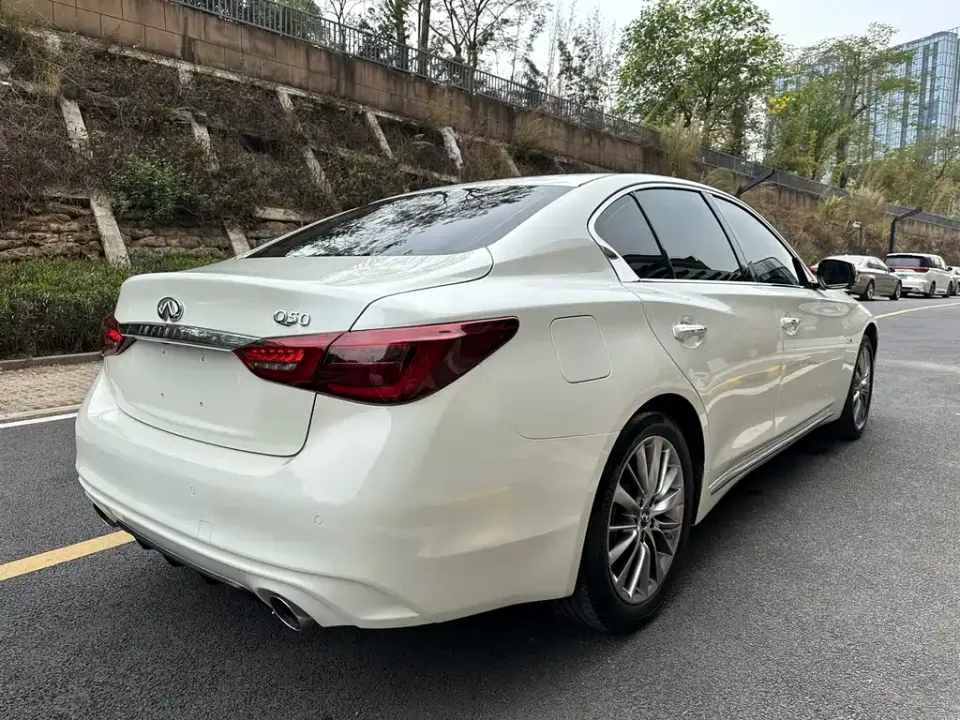 Infiniti Q50L