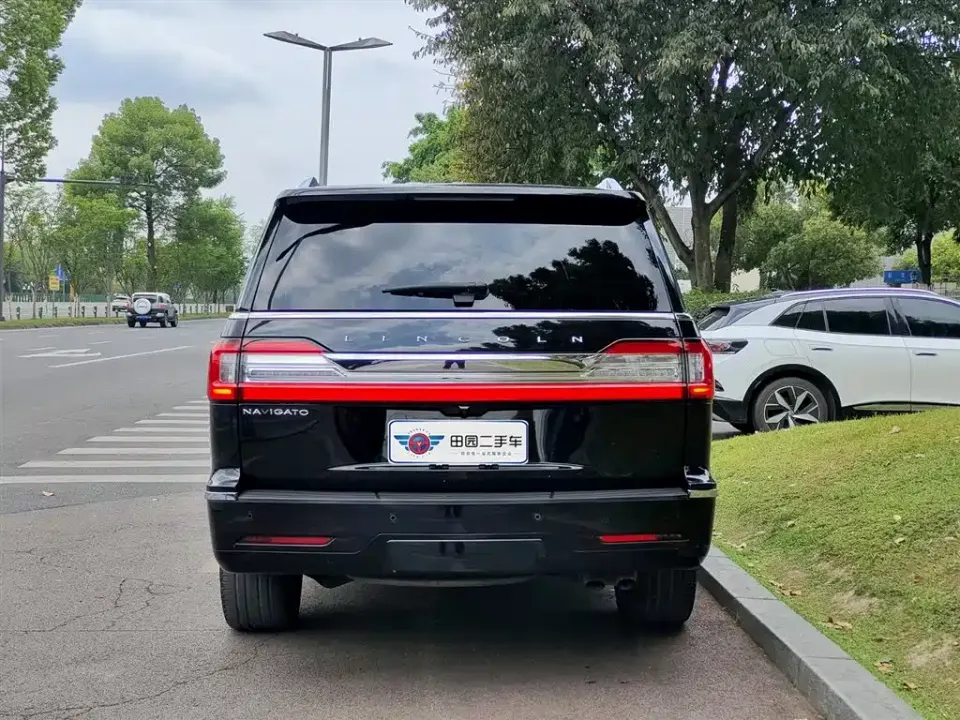 Lincoln Navigator