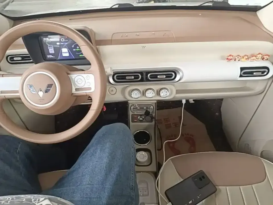 Wuling MINIEV