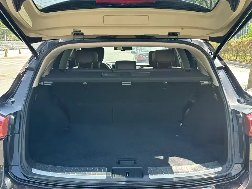 Infiniti QX70