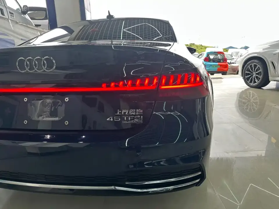 Audi A7L