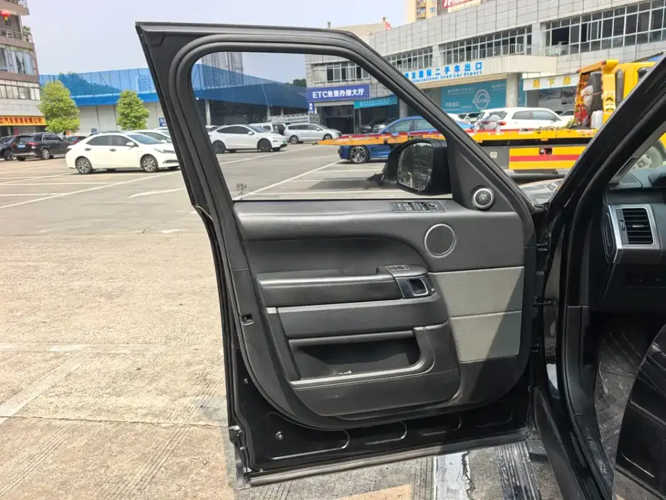 Land Rover Sport
