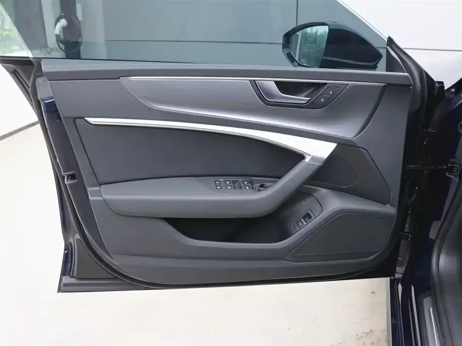 Audi A7L