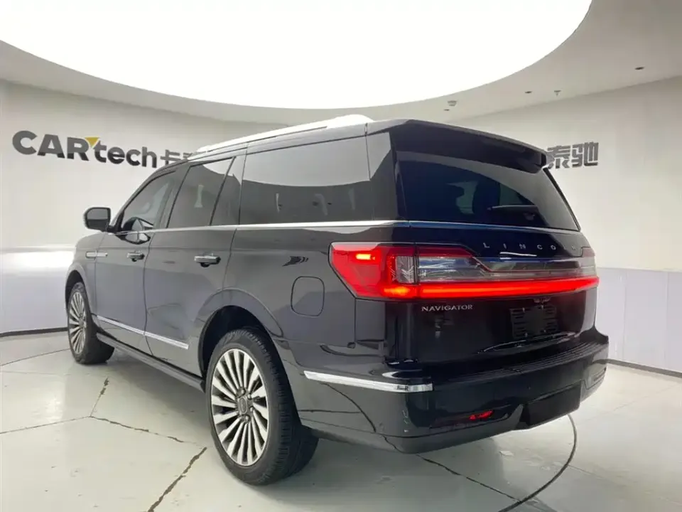 Lincoln Navigator