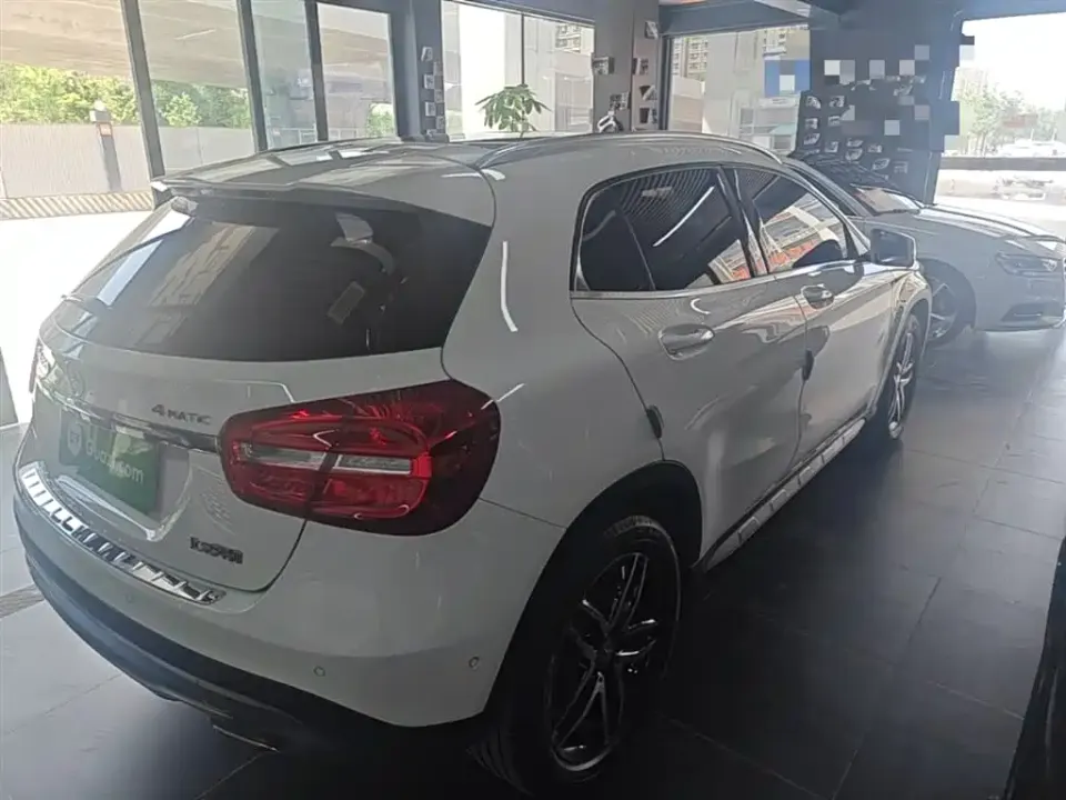 Mercedes-Benz GLA