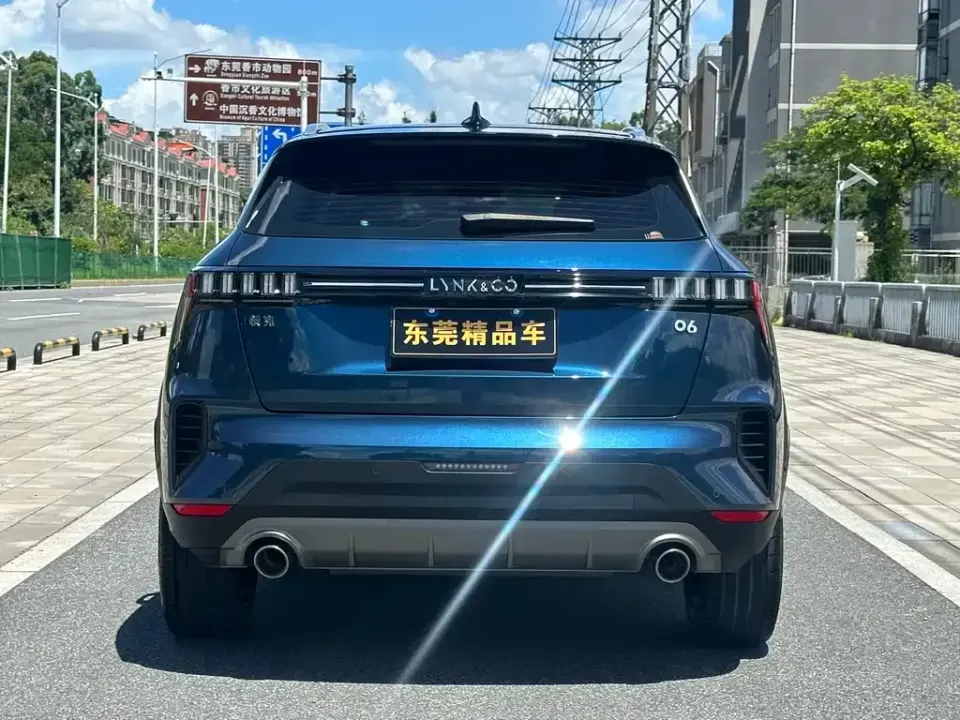 Lynk & Co 06