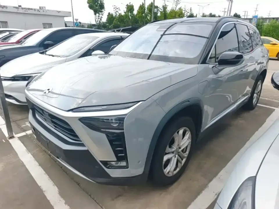 Nio ES8
