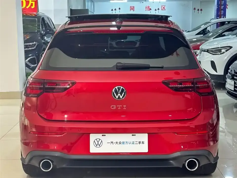 Volkswagen Golf GTI