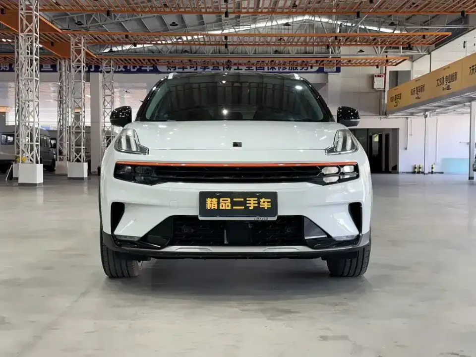 Lynk & Co 06