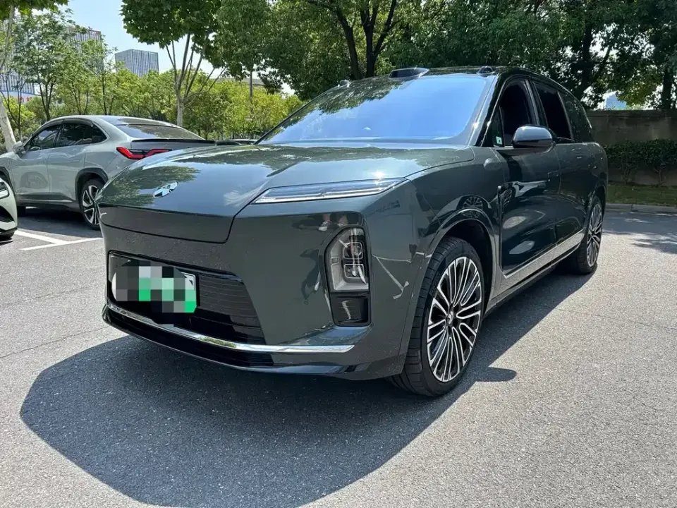 Nio ES8