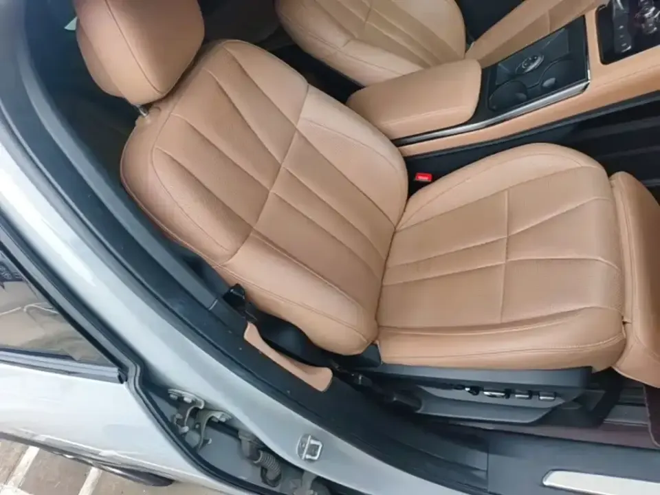 Nio ES8