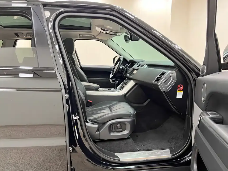 Land Rover Sport