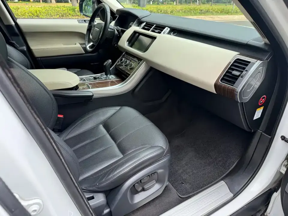Land Rover Sport