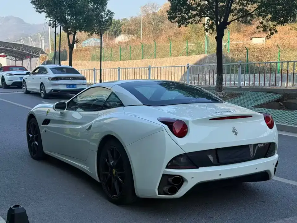 Ferrari California T
