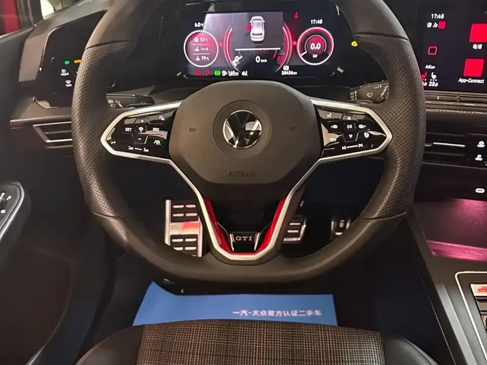Volkswagen Golf GTI