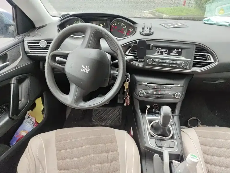 Peugeot 308S