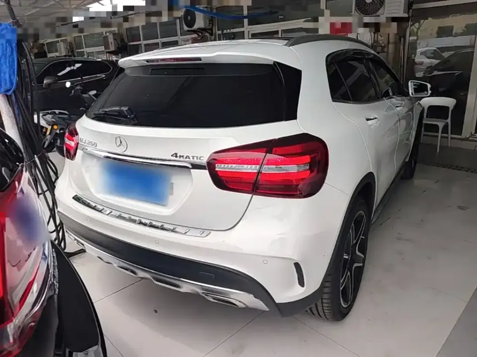 Mercedes-Benz GLA