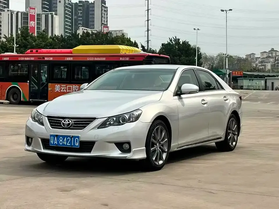 Toyota Reiz