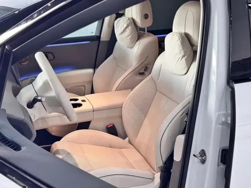 Li Li i8